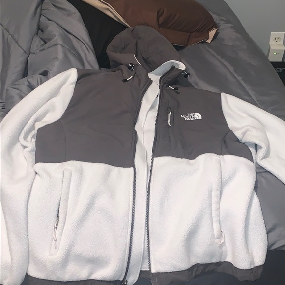 North face (women’s medium) - Picture 1 of 3